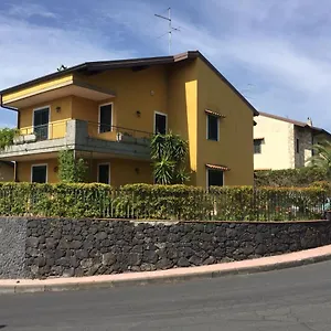 villa-agata-san-pietro-clarenza.sicilyhotelsitaly.net/